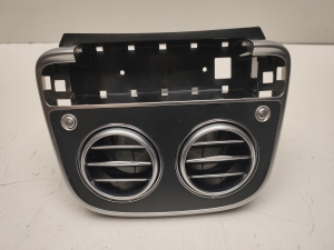   Interior panel ventilation grilles 