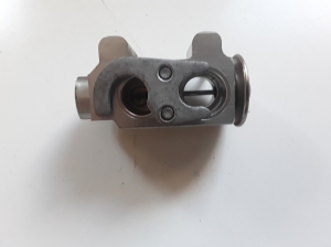  Air conditioner hose valve 