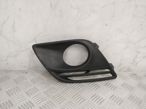  Front bumper fog lamp cover 