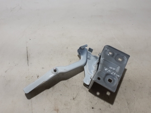 RENAULT Austral (2022–2026) Hood hinge 654012611R - 2