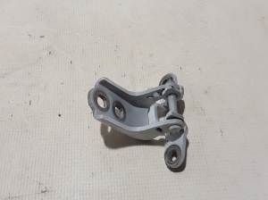 RENAULT Austral (2022–2026) Front door top hinge 804005861R - 2