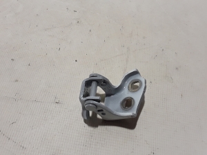 RENAULT Austral (2022–2026) Front door lower hinge 804002888R - 2