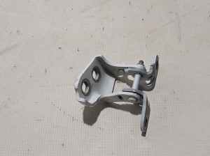 RENAULT Austral (2022–2026) Rear side door upper hinge 804002829R - 2