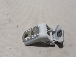   Rear side door lower hinge  - 804007161R 