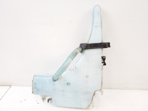  Windscreen washer tank front 