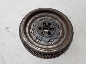   Clutch flywheel 