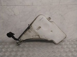 Front washer fluid reservoir - 7241675