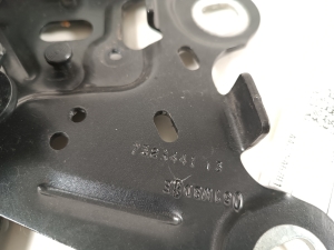  Engine cover hinge 