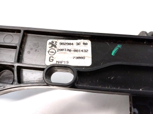 Peugeot 208 (2019–2026) Front door window regulator 9829043680 - 2