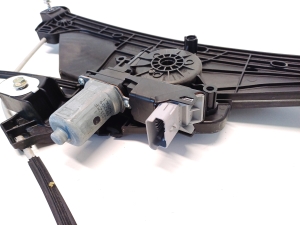 Peugeot 208 (2019–2026) Front door window regulator 9829043680 - 5