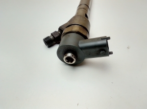  Fuel injector 