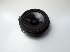   Rear side door speaker 