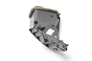 Armatuurlaua ventilatsioonivõred - 8A61A018B09ADW