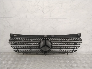  Front grille 