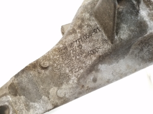  Engine holder 