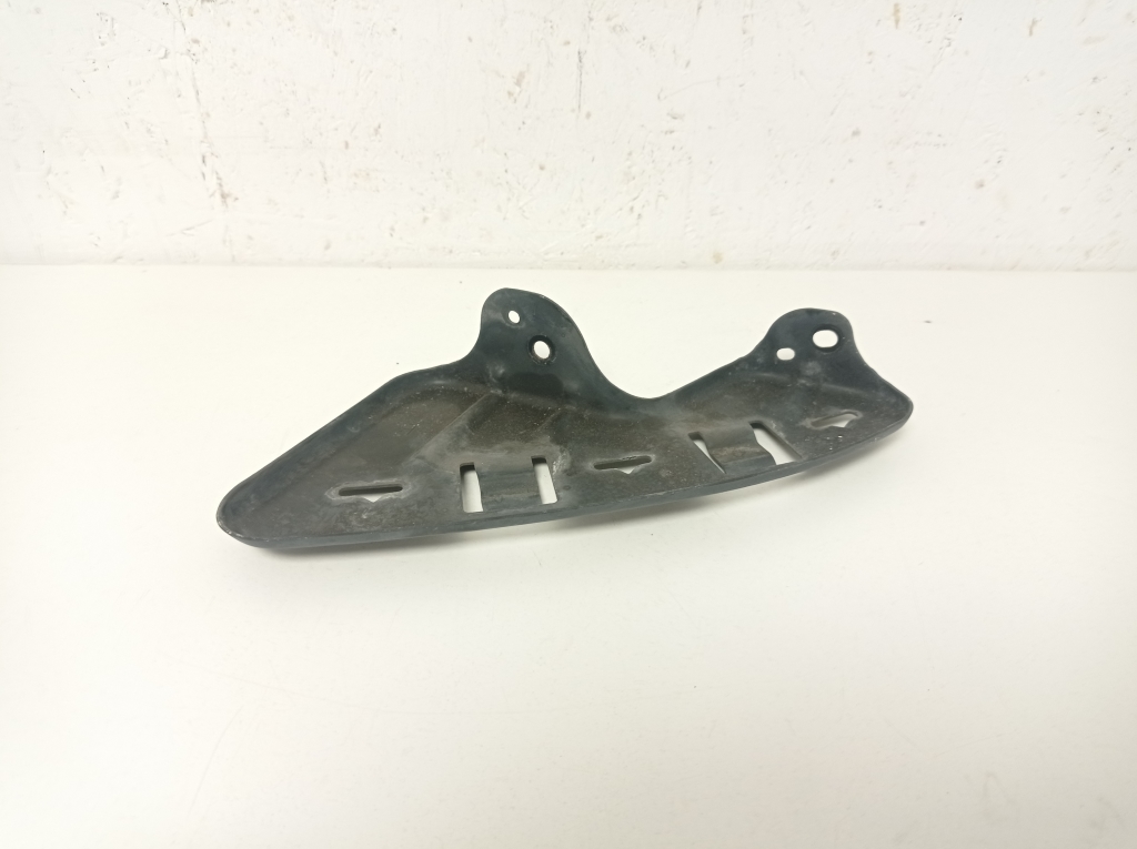 Kia Sportage (2010–2016) Front bumper bracket 865523W000 Kia Sportage (2010–2016) Front bumper bracket 865523W000