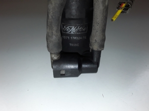 Ford Mondeo IV (2007–2015) Front windshield washer pump 1S7117K624FE - 3
