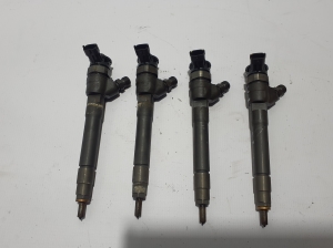  Fuel injector 