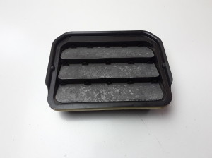   Rear fender vent grille  - L1TBA280B62AC 