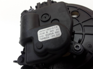 Ford Kuga III (2020–2026) Heater flap actuator GS7H19E616CA - 3