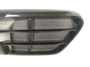  Front bumper lower grille 