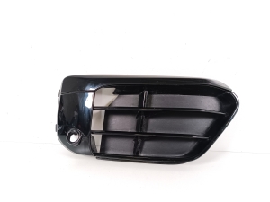   Front bumper lower grille 