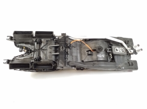 AUDI A8 D4 (2010–2017) Salongi soojenduse korpus 4H0820004C - 3
