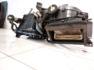 Land Rover Velar (2017–2026) Heater and its parts J8A2-19B555-BC - 5