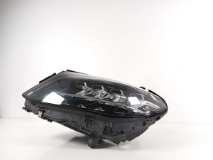 Mercedes Benz C-Class 205 (2014–2021) Esituli A2059065906 - 3