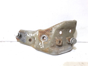 Halter Kotflügel vorne