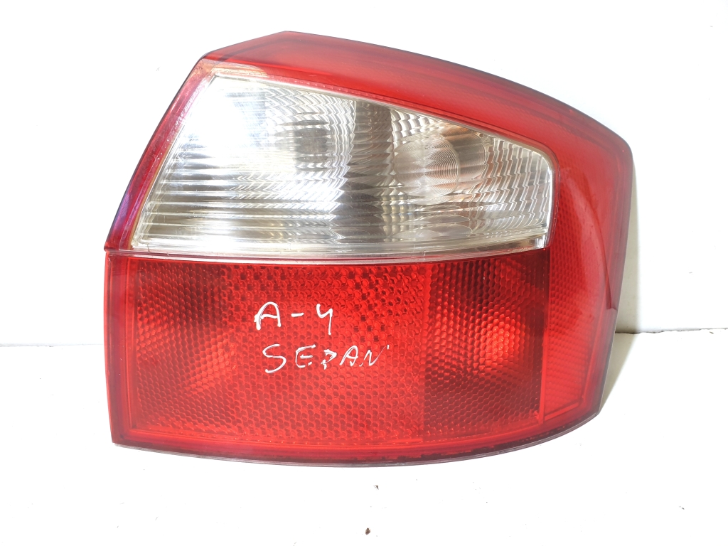 AUDI A4 B6/8E (2000-2005) Rear Right Taillight Lamp 8E5945218 25878270