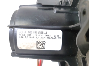 Mercedes Benz E-Class W212 (2009–2015) Salongi puhuri mootor V7771001 - 3