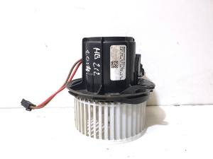 Heizungsgebläsemotor - V7771001