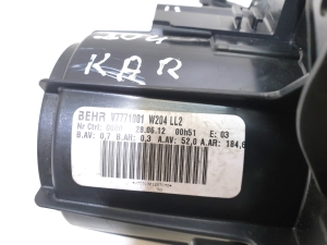 Mercedes Benz C-Class 204 (2007–2014) Salongi puhuri mootor V7771001  W204LL2 - 4