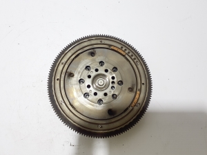  Clutch flywheel 