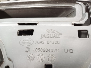Land Rover Velar (2017–2026) Armaturenbrett J8A2-04320 - 2