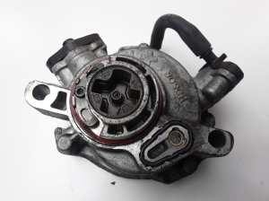 VOLVO V40 (2012–2019) Vacuum pump 9804021880 - 3