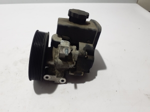   Power steering pump 