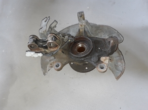 Peugeot 3008 (2016–2026) Front wheel hub and its parts - 2