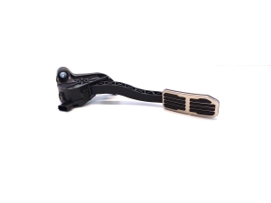   Gaspedal  - J8A2-9F836-AA 