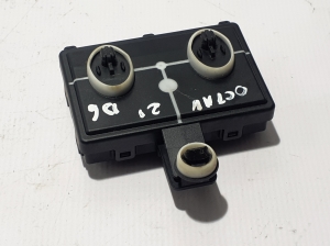 Skoda Octavia IV (2019–2026) Rear side door control unit 5Q4959595H - 2