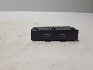 USB port - 657035736