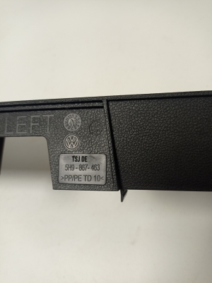 Volkswagen Golf VIII (2019–2026) Trunk side trim cover 5H9867463 - 4