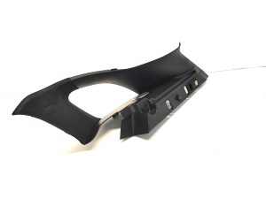 Land Rover Velar (2017–2026) Tagumise toe sisekujundus J8A2-51748-A - 2