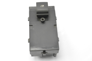 Opel Astra J (2009–2017) Schalter el. Fensterheber hinten 13301886