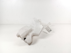 RENAULT Captur (2013–2019) Front washer fluid reservoir 289100179R - 2