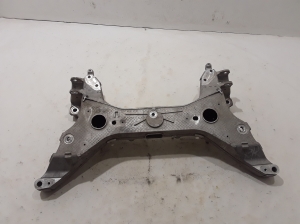 Ford Mustang Mach-E Mach-E (2020–2026) Eesmine alusraam LJ9C5C145AC - 2