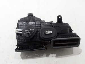 Ford Mustang Mach-E Mach-E (2020–2026) Salongi soojendus ja selle osad LJ9A19B555ABG - 2