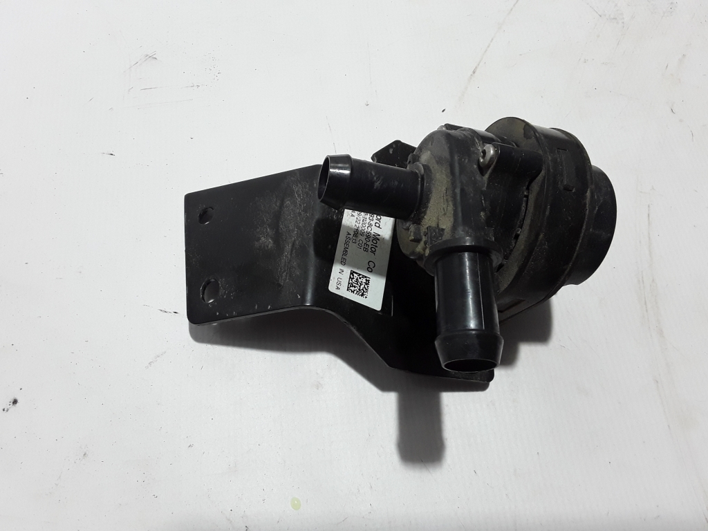 Ford Mustang Mach-E Mach-E (2020–2026) Auxiliary water pump LJ938C590EB Ford Mustang Mach-E Mach-E (2020–2026) Auxiliary water pump LJ938C590EB