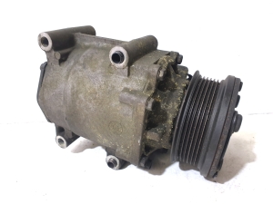 Ford Fiesta V (2002–2008) Konditsioneeri kompressor YS4H19D629AC  2005APR27 - 3